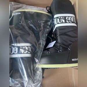 Black Moon Boots Brand New Unworn